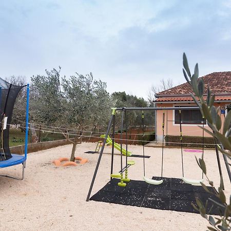 Villa House Jasmin With Large Garden, Near Nin - By Ta Leut Exterior foto