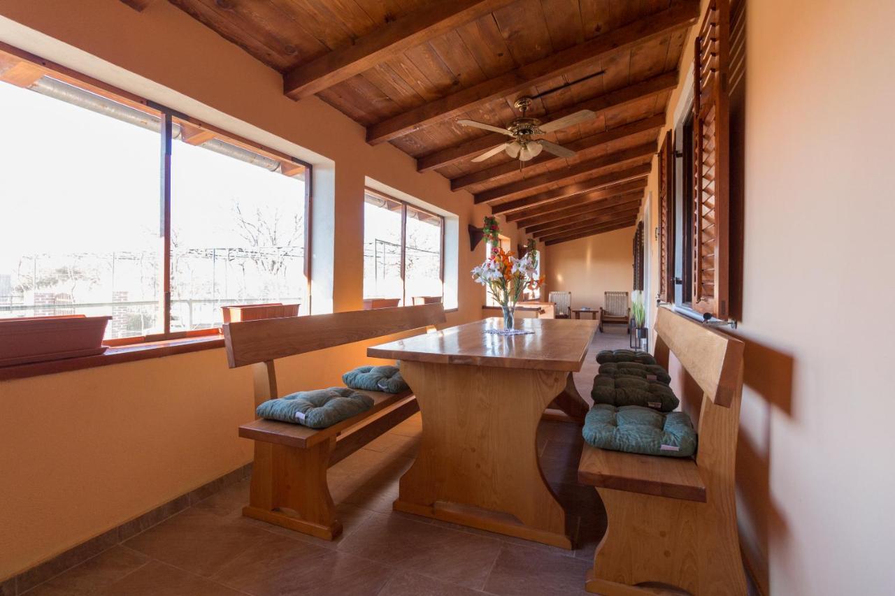 Villa House Jasmin With Large Garden, Near Nin - By Ta Leut Exterior foto